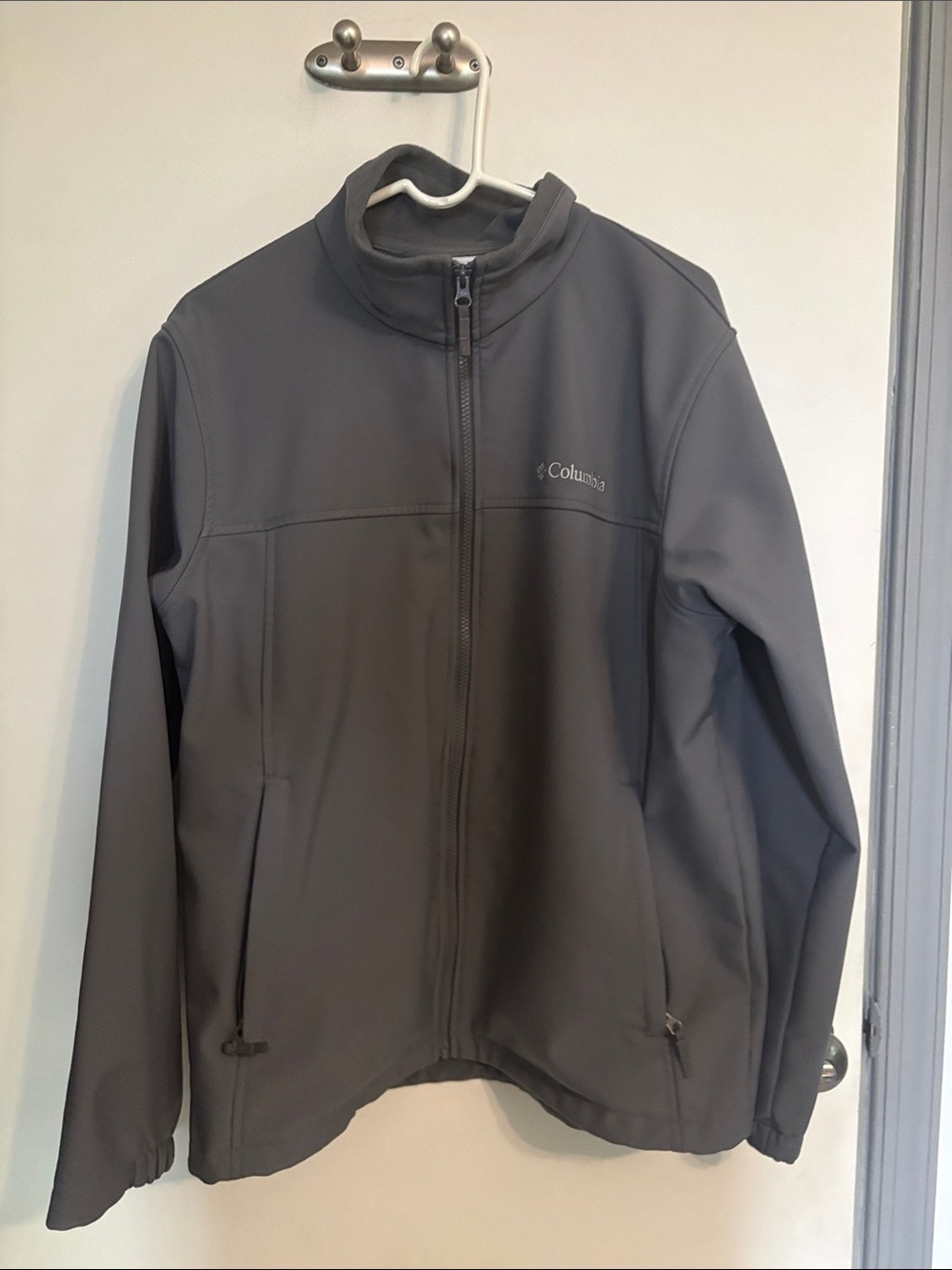 Columbia Men's Gray Performance Softshell Jacket